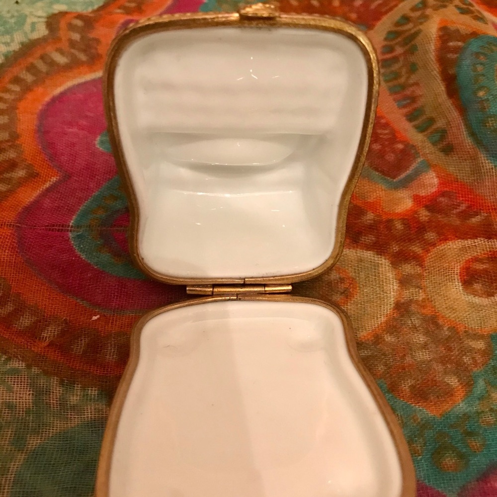 Vintage Limoges Pill Box - Picture 4 of 4